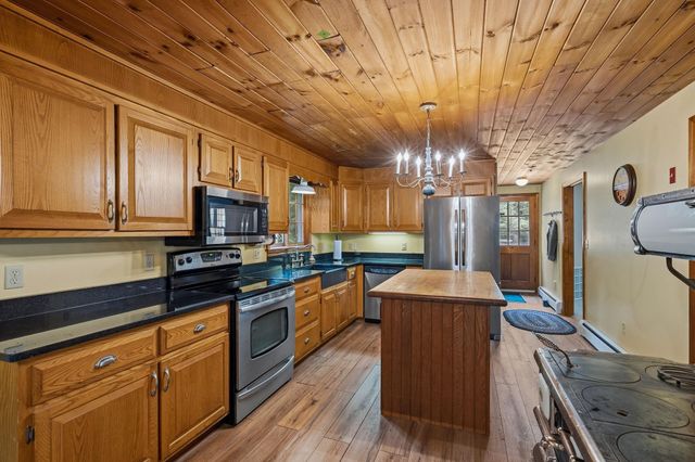 23 Devon Drive, Danville, NH 03819