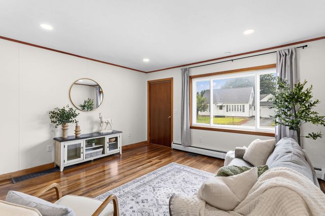 29 Devco Drive, Manchester, NH 03103