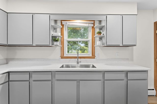 29 Devco Drive, Manchester, NH 03103