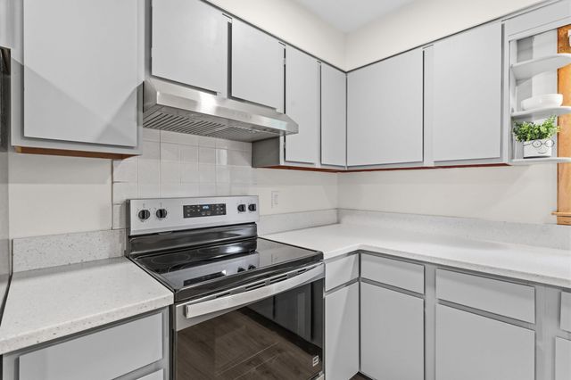 29 Devco Drive, Manchester, NH 03103
