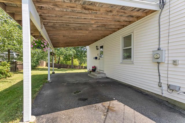 29 Devco Drive, Manchester, NH 03103