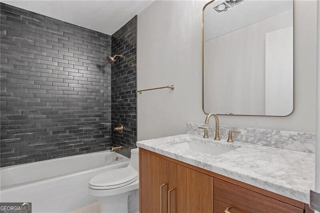 2575 Peachtree Road NE 22A, Atlanta, GA 30305