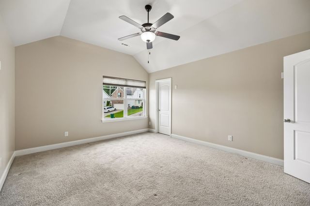 1070 Daniel Ln, Spring Hill, TN 37174