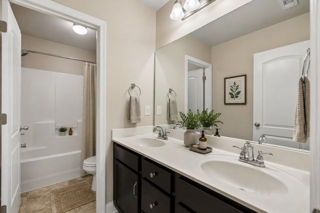 1070 Daniel Ln, Spring Hill, TN 37174
