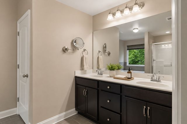 1070 Daniel Ln, Spring Hill, TN 37174
