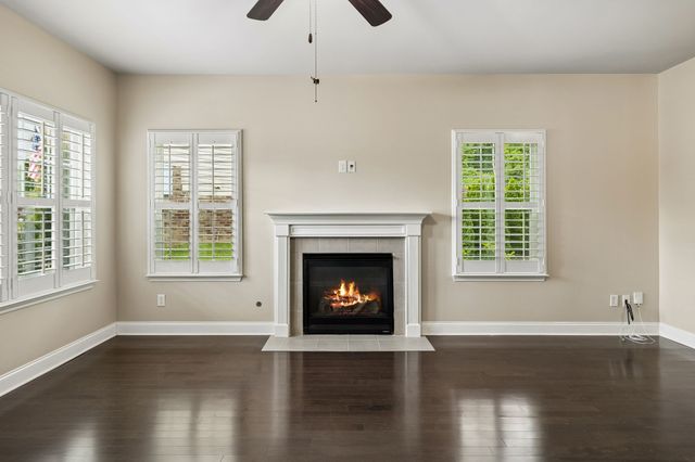 1070 Daniel Ln, Spring Hill, TN 37174