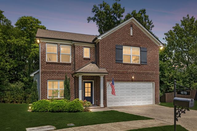 1070 Daniel Ln, Spring Hill, TN 37174
