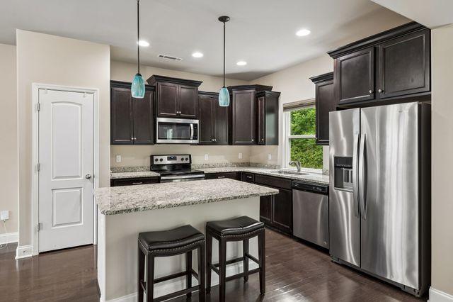 1070 Daniel Ln, Spring Hill, TN 37174