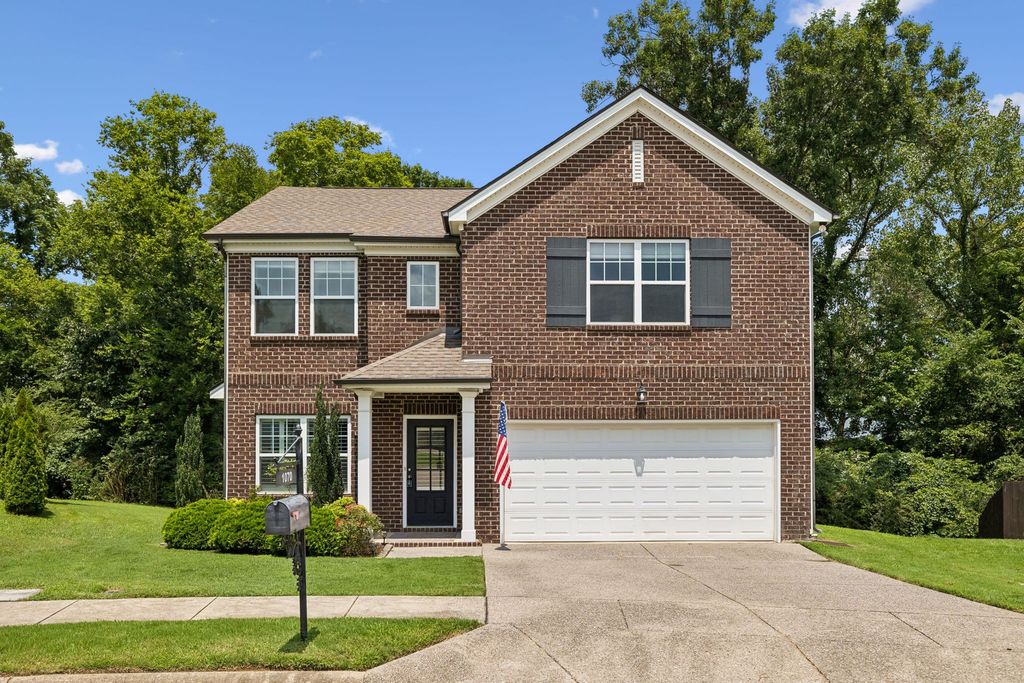 1070 Daniel Ln, Spring Hill, TN 37174