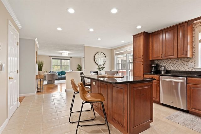 102 Russells Way, Westford, MA 01886