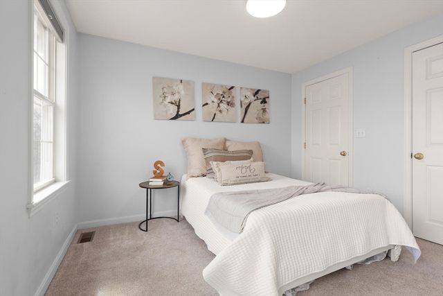 102 Russells Way, Westford, MA 01886