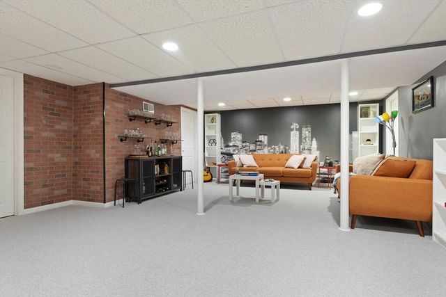 102 Russells Way, Westford, MA 01886