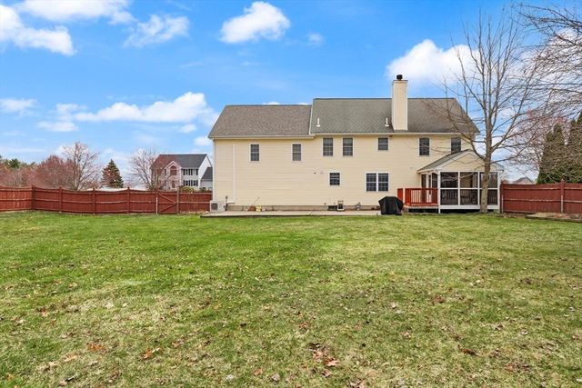 102 Russells Way, Westford, MA 01886