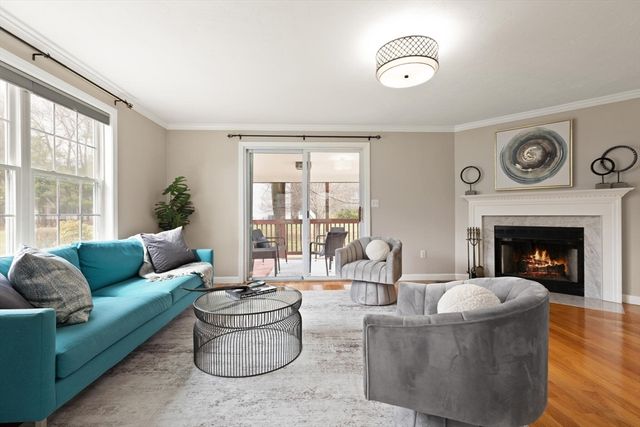 102 Russells Way, Westford, MA 01886