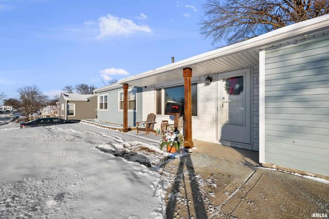 2327 WASHINGTON Lane, Davenport, IA 52804