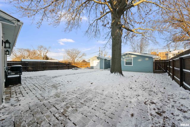 2327 WASHINGTON Lane, Davenport, IA 52804