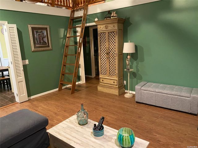 182 Cottage Walk, Ocean Beach, NY 11770