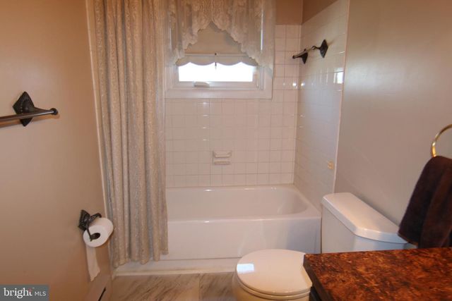 4856 SPRINGTOP DR, Harrisburg, PA 17111