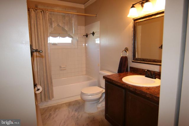 4856 SPRINGTOP DR, Harrisburg, PA 17111