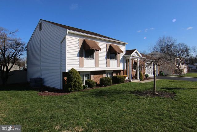 4856 SPRINGTOP DR, Harrisburg, PA 17111