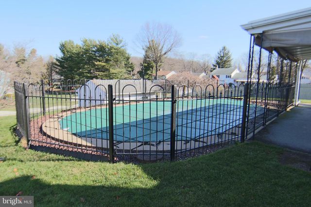 4856 SPRINGTOP DR, Harrisburg, PA 17111