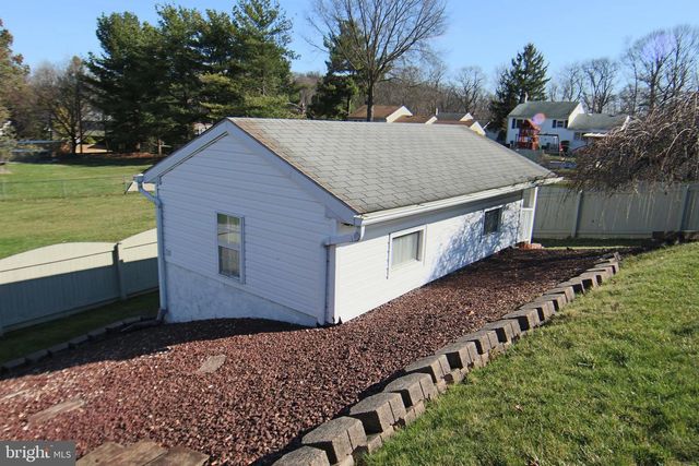 4856 SPRINGTOP DR, Harrisburg, PA 17111