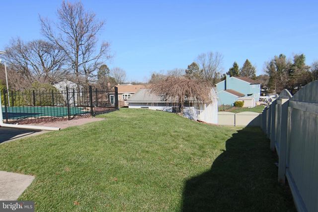 4856 SPRINGTOP DR, Harrisburg, PA 17111