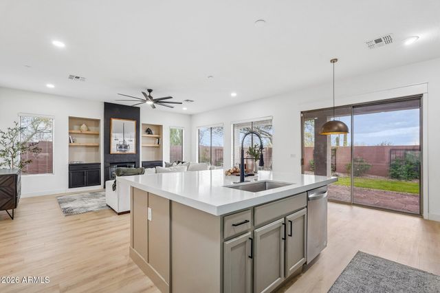 40614 N HARBOUR TOWN Court, Anthem, AZ 85086