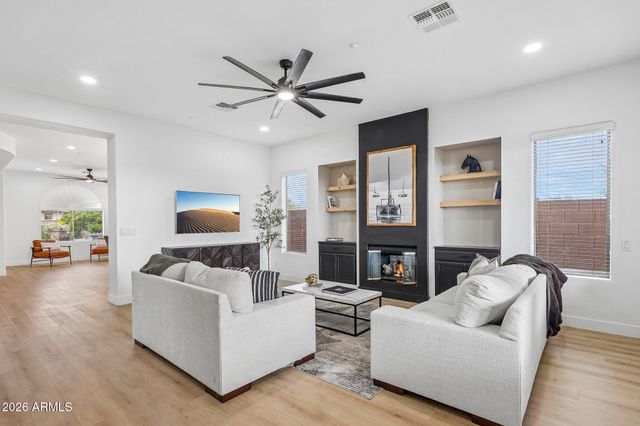 40614 N HARBOUR TOWN Court, Anthem, AZ 85086