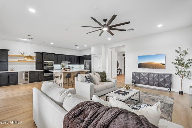 40614 N HARBOUR TOWN Court, Anthem, AZ 85086