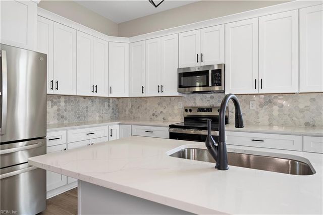 6+ AC Vista Point DR, Hampton, VA 23666