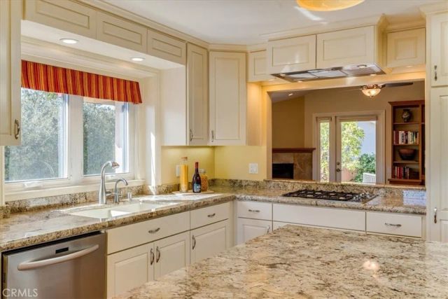 1674 La Vineda Court, San Luis Obispo, CA 93401