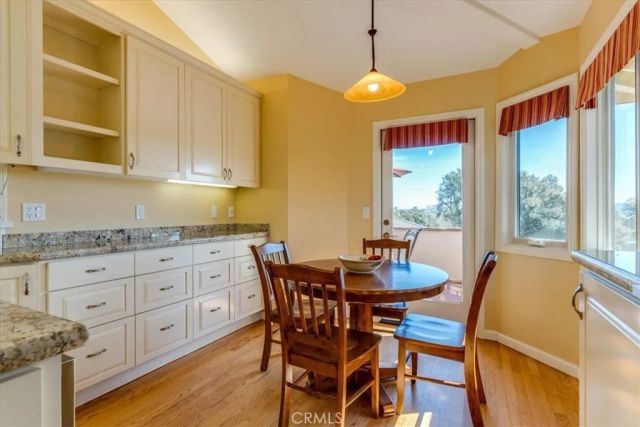 1674 La Vineda Court, San Luis Obispo, CA 93401