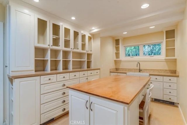 1674 La Vineda Court, San Luis Obispo, CA 93401