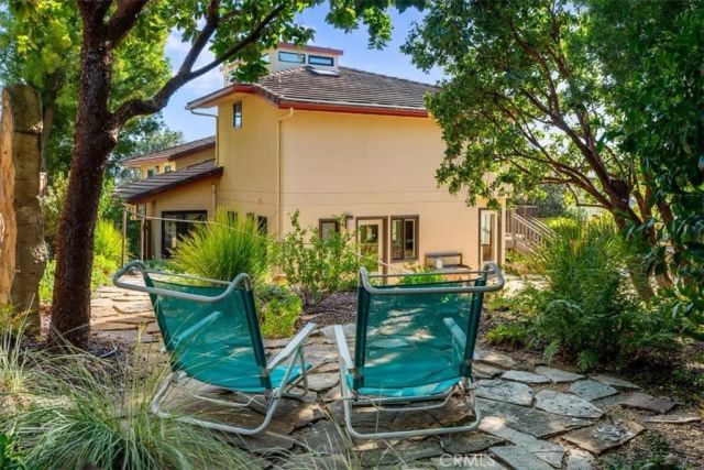 1674 La Vineda Court, San Luis Obispo, CA 93401
