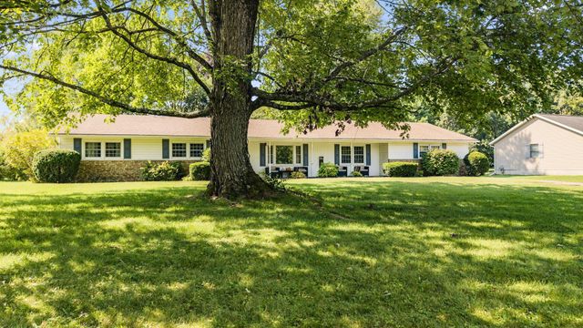 169 Needles Drive SW, Pataskala, OH 43062