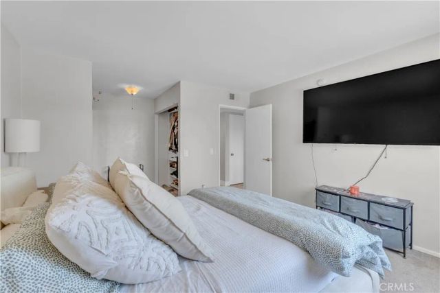 18408 Hatteras 44, Tarzana, CA 91356