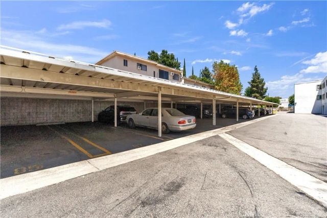 18408 Hatteras 44, Tarzana, CA 91356