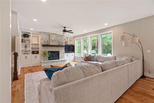 304 Shoreline Drive, Louisburg, KS 66053