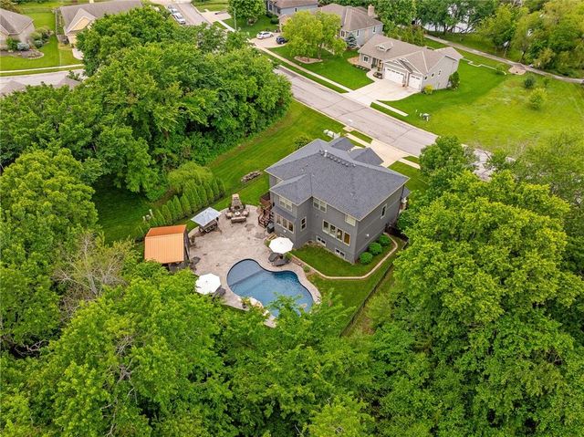 304 Shoreline Drive, Louisburg, KS 66053