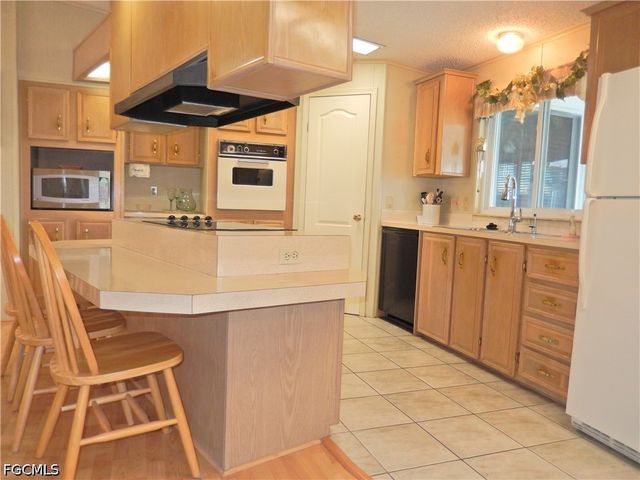16168 Baton Rouge CT, Fort Myers, FL 33908