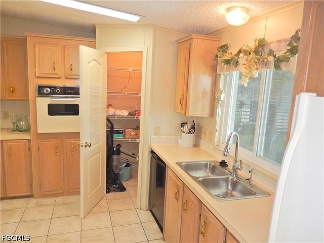 16168 Baton Rouge CT, Fort Myers, FL 33908