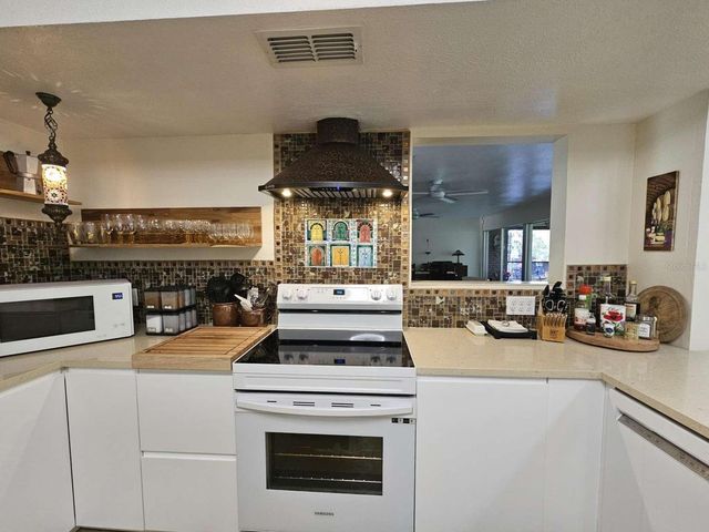 5757 SWEET CHERRY LANE, Land O Lakes, FL 34639