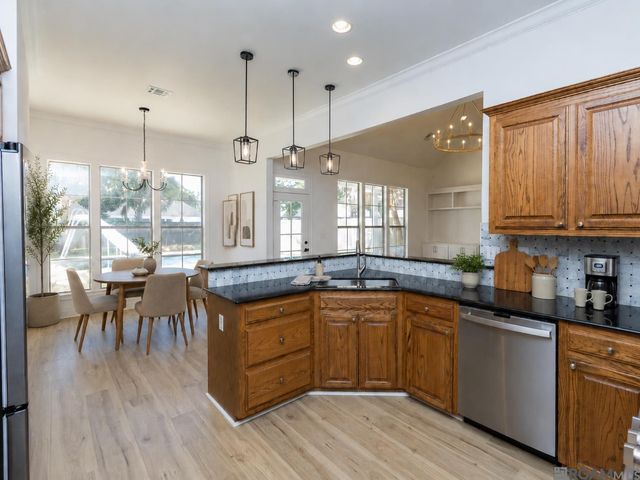 37295 St Marie Ave, Prairieville, LA 70769