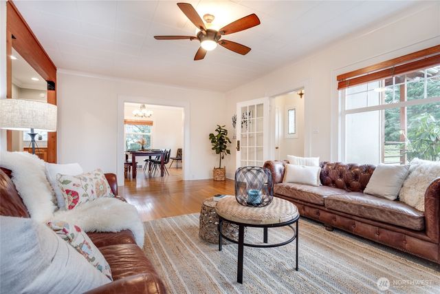 2821 Cornwall Avenue, Bellingham, WA 98225