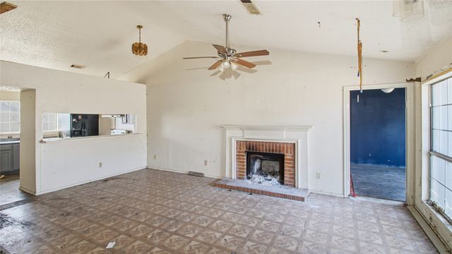 815 Apache, Dallas, TX 75217