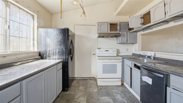 815 Apache, Dallas, TX 75217