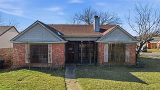 815 Apache, Dallas, TX 75217
