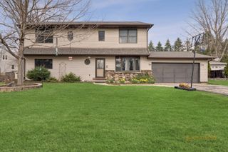 306 Juniper Road, Island Lake, IL 60042