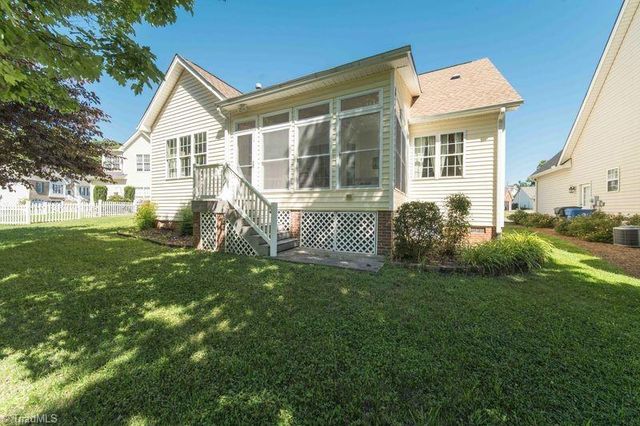 1225 Avery Way, Kernersville, NC 27284
